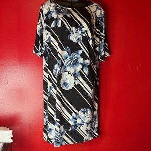 Roz & Ali Black and Blue Floral Midi Dress